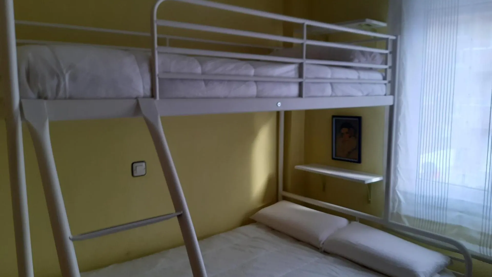 Casa Cerca De La Playa En Somo contacts